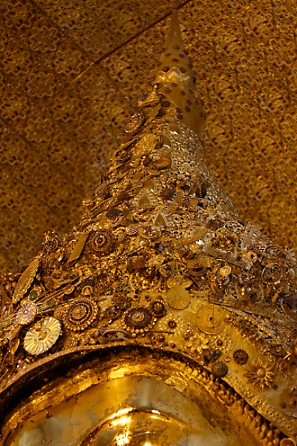 Mandalay-Bouddha Mahamuni-069